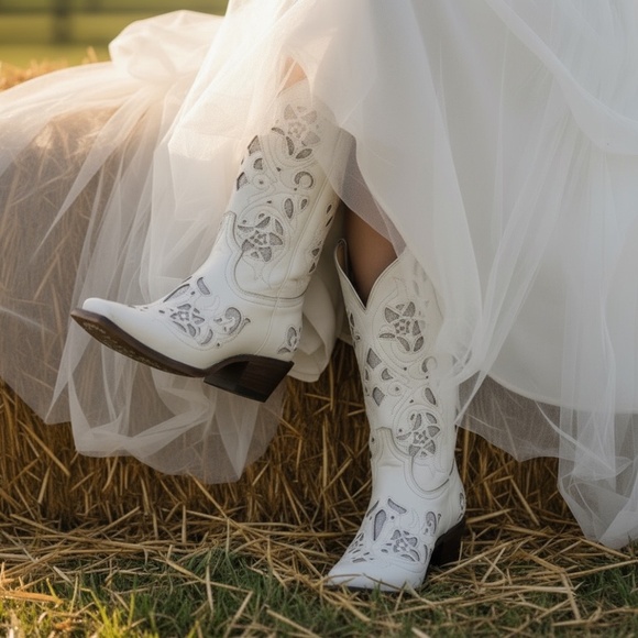 El Corral Western White Leather Bling Inlay boots - SZ 25.5 = 8.5 - Picture 1 of 17